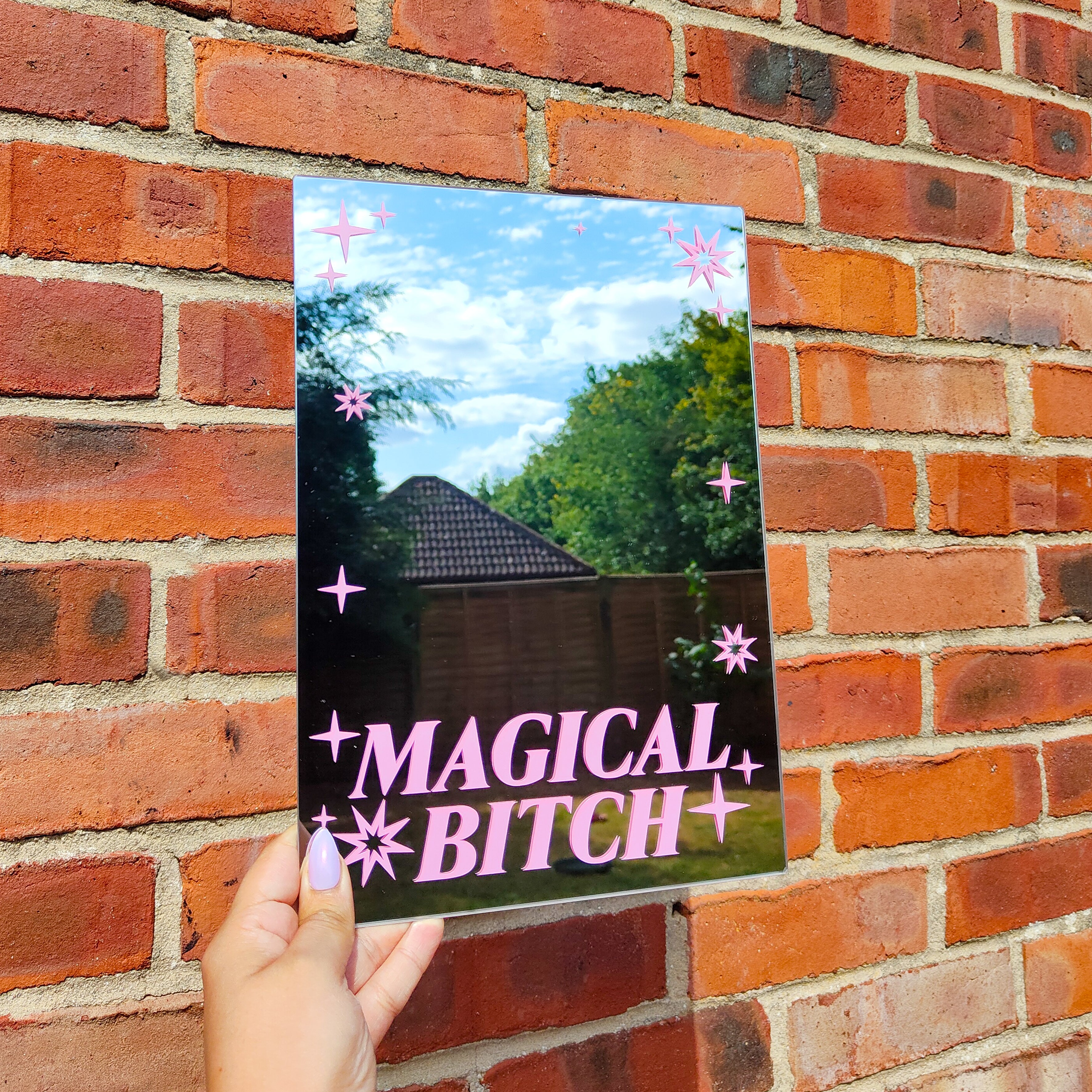 'Magical Bitch V2' Selfie Mirror