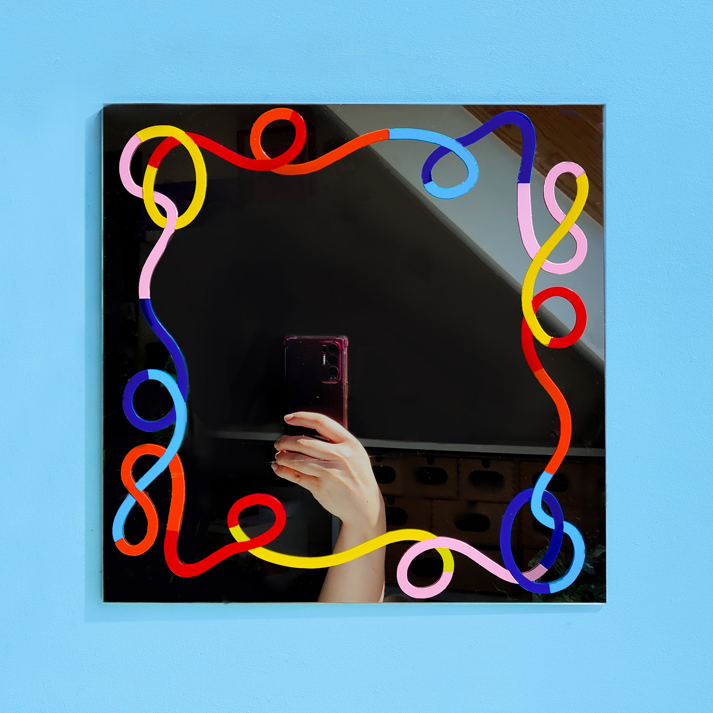 'threads' Selfie Mirror